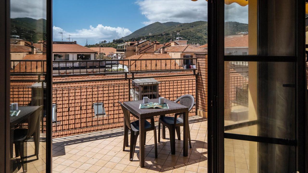 Ferienwohnung Dei Mille 31 B Albenga Exterior foto