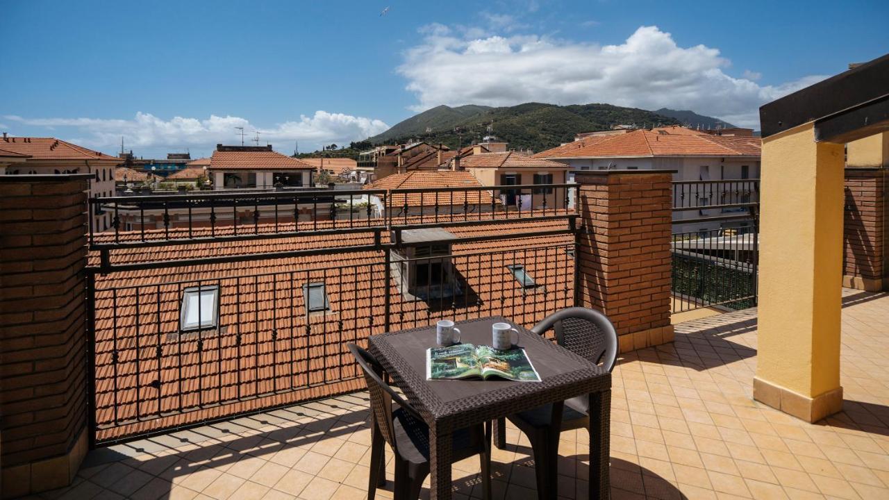 Ferienwohnung Dei Mille 31 B Albenga Exterior foto